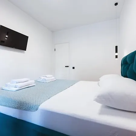 Apartment на кирилівська 37 Kyiv