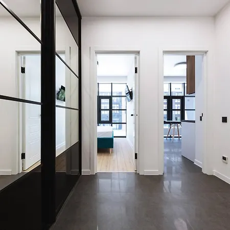на кирилівська 37 Apartment *